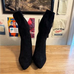 Cape Robin Faux Suede Tight High Heel Black Boots Size 9 Zip Up Dolls Kill